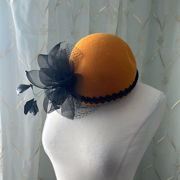 Wool Felt Hat / Gold with Black Trim - Picture 1 of 4